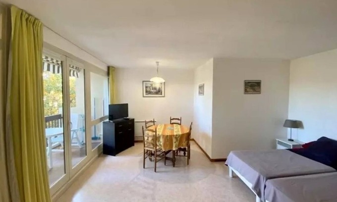 Greoux-les-Bains Apartment | Studio Les Bastides