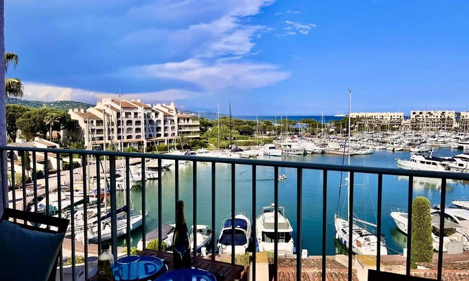 Port Cogolin Apartment | STUDIO/MEZANINE 4 COGOLIN MARINE COCHAGE