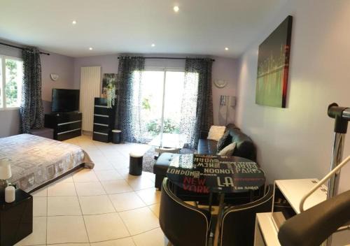 Corbeil-Essonnes Apartment | Studio Moderne Terrasse Parking près de Paris