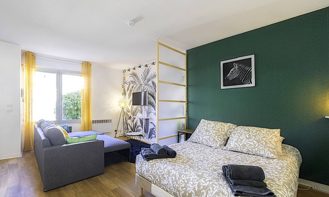 Gonesse Apartment | Studio near CDG Airport Parc Asterix Parc des Expositions