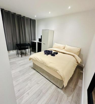Magherafelt Apartment | Studio Near London Big Ben