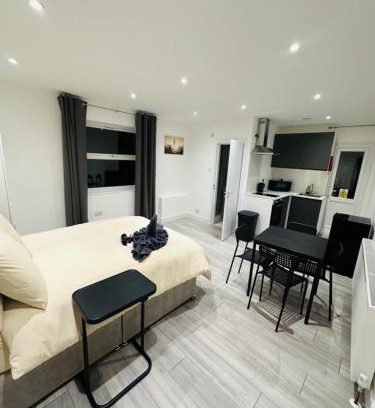 Magherafelt Apartment | Studio Near London Vauxhall