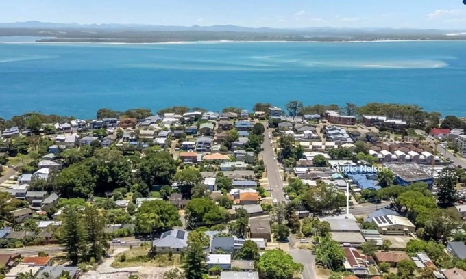 Nelson Bay House | Studio Nelson – rustic pet friendly coast house, perfectly located close to beach and cafes
