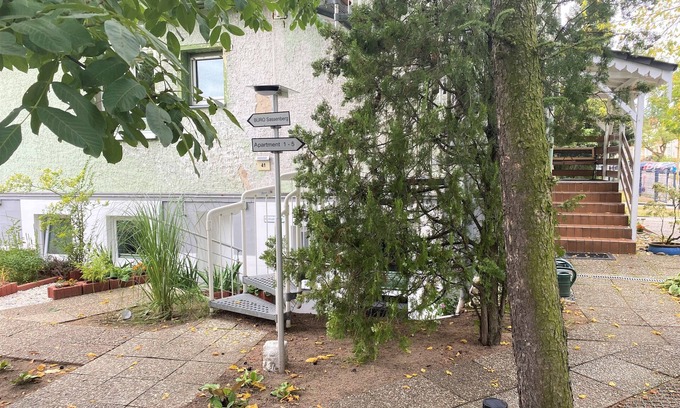 Wilhelmstadt Apartment | Studio no. 7, basement (24sqm) in green Spandau (13sqm)