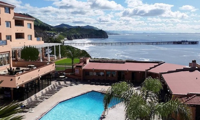 Avila Beach Resort | Studio on Avila Beach Sleeps 2-4