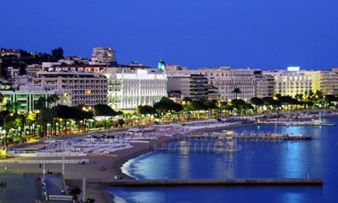 Cannes City Centre Apartment | Studio on the Croisette