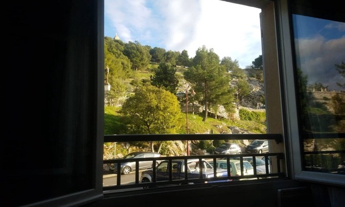 Allauch Apartment | Studio + Parking Village Provençale