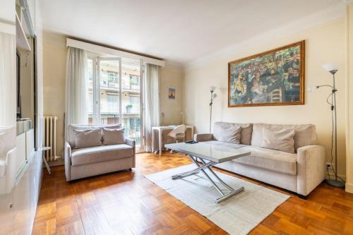 Porte-Dauphine Apartment | Studio#Porte Dauphine#Avenue Foch#2pers.