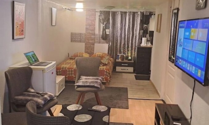 Goussainville House | Studio - Private room with tv canal+