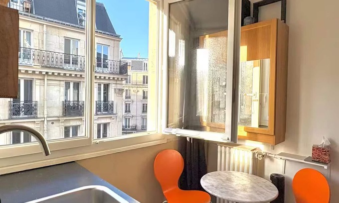 5th Arrondissement Apartment | Studio Quartier Latin & Seine