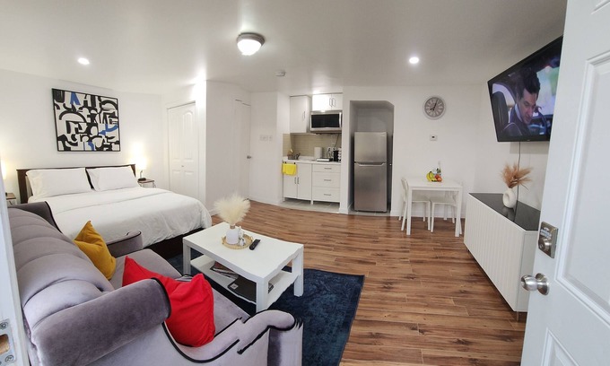 Clayton Park Apartment | Studio Room in Halifax