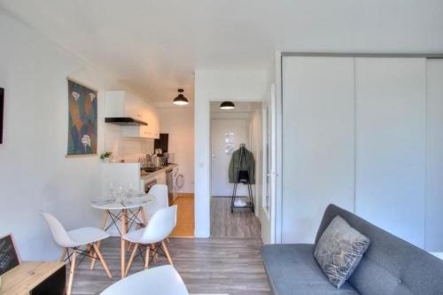 Quartier Chatillon Apartment | Studio spacieux avec terrasse et parking