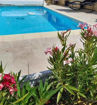 Manosque House | Studio sympa meublé avec parking privé et piscine