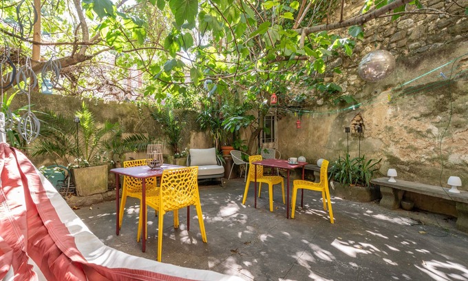 Aix-en-Provence Historic Centre Apartment | Studio Twin Beds in Aix en Provence