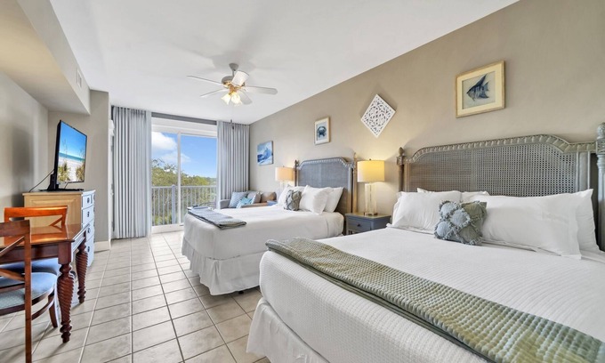 Baytowne Wharf Apartment | Studio w/Balcony! Walk to Resort Pool & Baytowne Wharf at The Grand Sandestin
