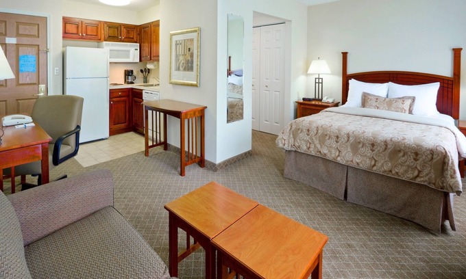 Cranbury Apartment | Studio w/Kitchen | Free Breakfast Buffet.Pool