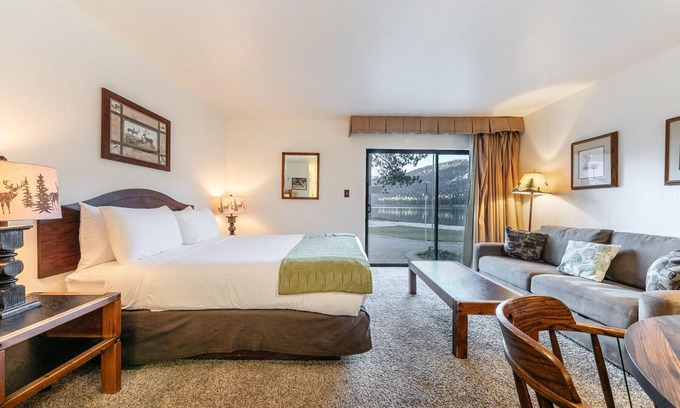 Truckee Condo | Studio w/Lake View #144 at Donner Lake Village