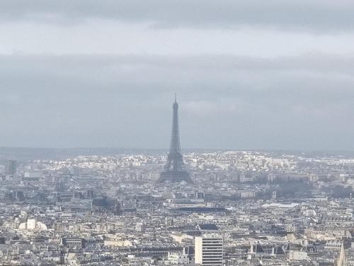 Saint-Fargeau Apartment | Studio with 180 view of Paris