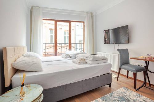 Balat Apartment | Studios & Balat