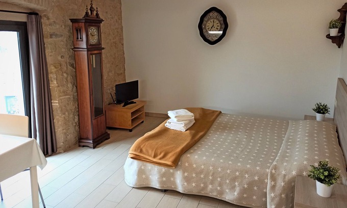 Torroella de Montgri Apartment | Study FONDA COMERÇ Torroella de Montgri