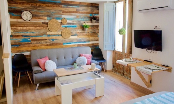 San Anton Apartment | Study in the center of Alicante