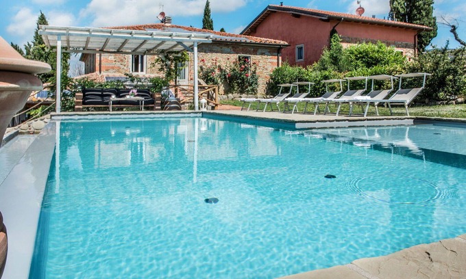 Terranuova Bracciolini Villa | Stunning private villa with A/C, private pool, WIFI, TV, patio, pets allowed and parking