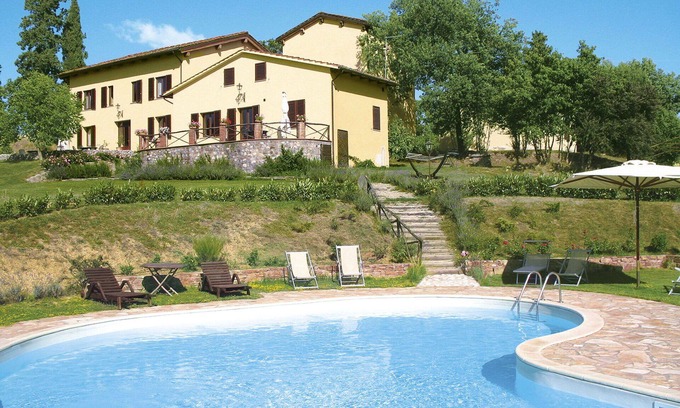 Terranuova Bracciolini Villa | Stunning private villa for 22 guests with private pool, WIFI, TV, patio and pets allowed
