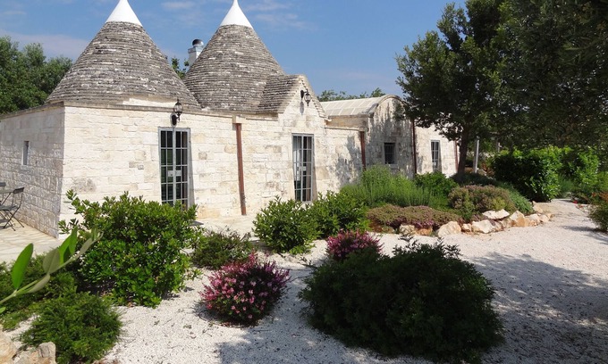 Martina Franca Villa | Stunning 1 bed trullo with private swimming pool & WiFi in the countryside