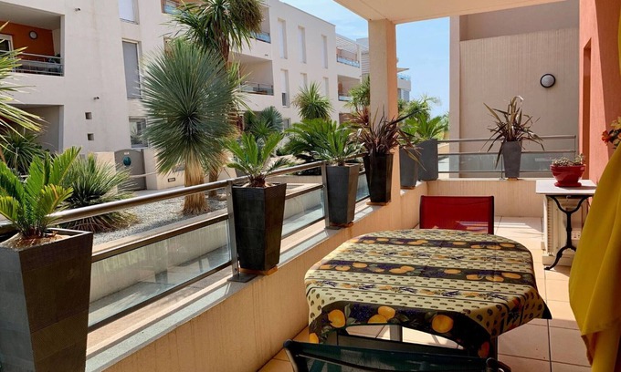 Meze Apartment | Stunning 2-Bed Apartment Near Thau Lagoon with Terrace and Private Parking
