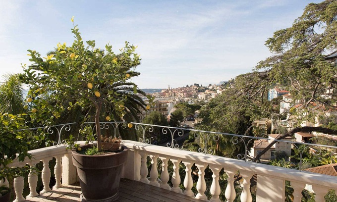 Menton Apartment | Stunning 3-room duplex in a quiet area with terrace, private parking and WiFi