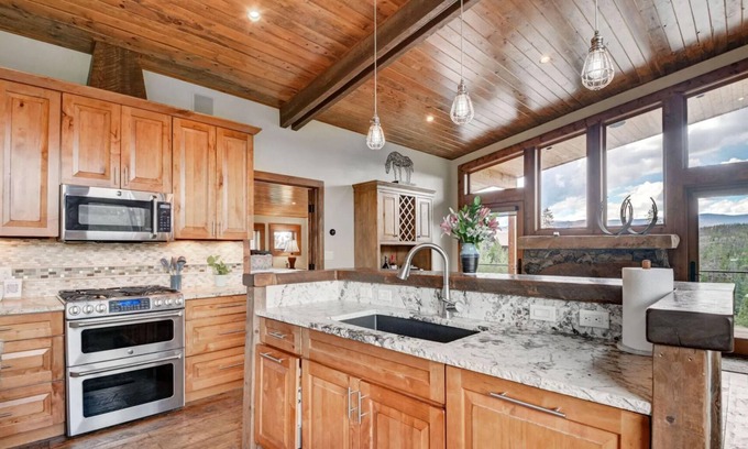 Grand Lake Cabin | Stunning 360 Mountain Views. Secluded. Minutes to Adams Falls, Dwntwn Grand Lake