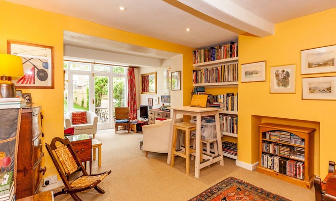 Liverpool Apartment | Stunning 4 Bedrooms House
