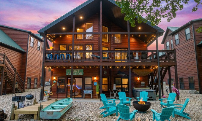 Indian Point Cabin | Stunning 5 br Lakefront Cabin-Hot Tub & Boat Slip!