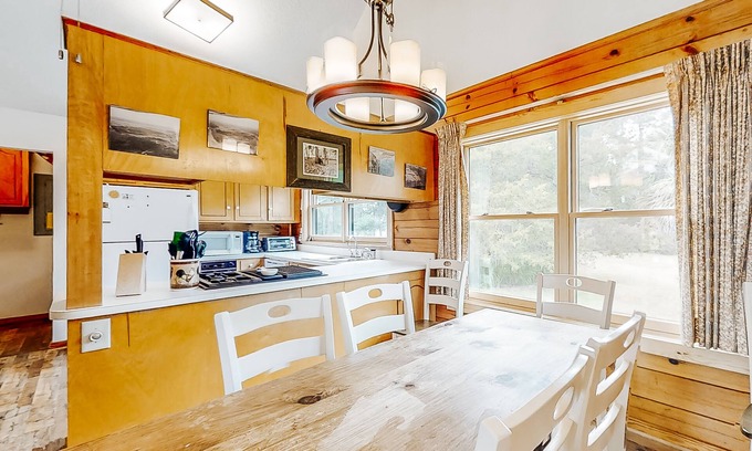 Ridgeland Cabin | Stunning and remote riverfront home with private dock & gas grill