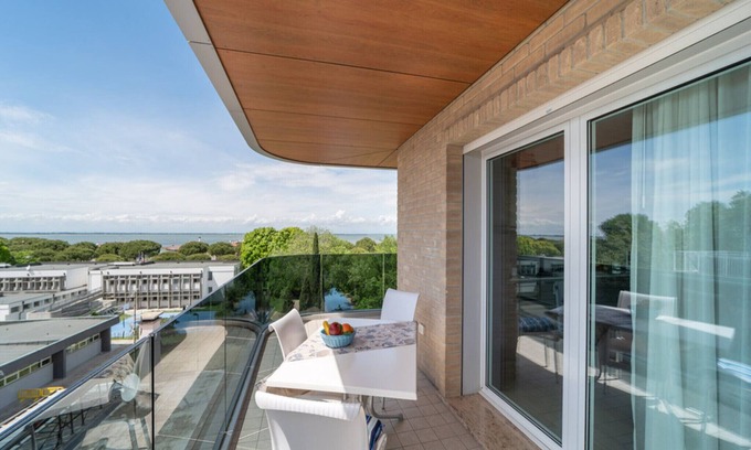 Lignano Sabbiadoro Apartment | Stunning apartment with a beautiful terrace