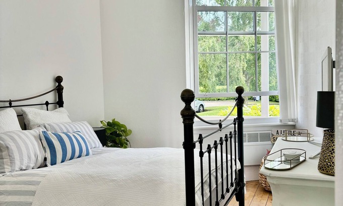 Clacton-on-Sea Apartment | Stunning apartment in a listed building