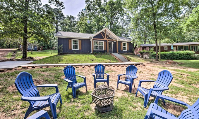 Avinger House | Stunning Avinger Retreat on Lake O' the Pines