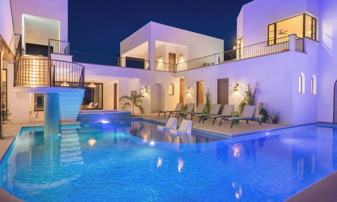 Nopolo House | Stunning beachfront home & mountain views, and the biggest private pool with High speed internet
