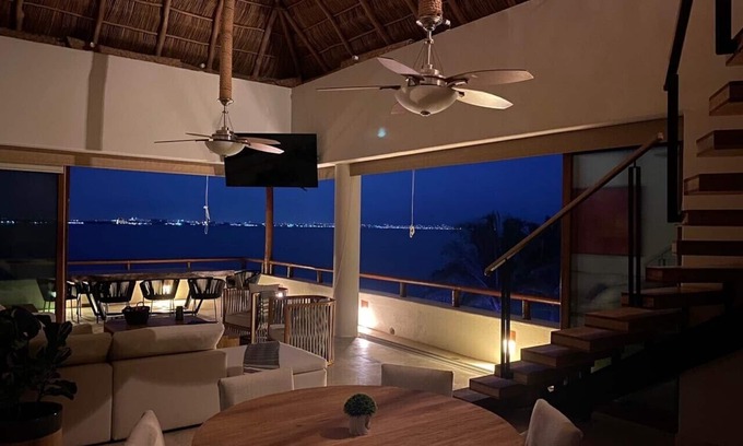 La Cruz de Huanacaxtle Villa | !Stunning Beachfront Penthouse With Private Pool !