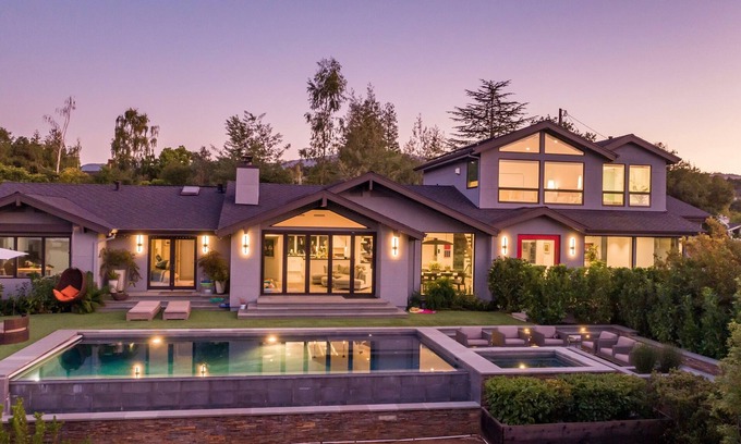 Los Altos Hills House | Stunning Contemporary 6 Bedroom Home With Spectacular Views in Los Altos Hills