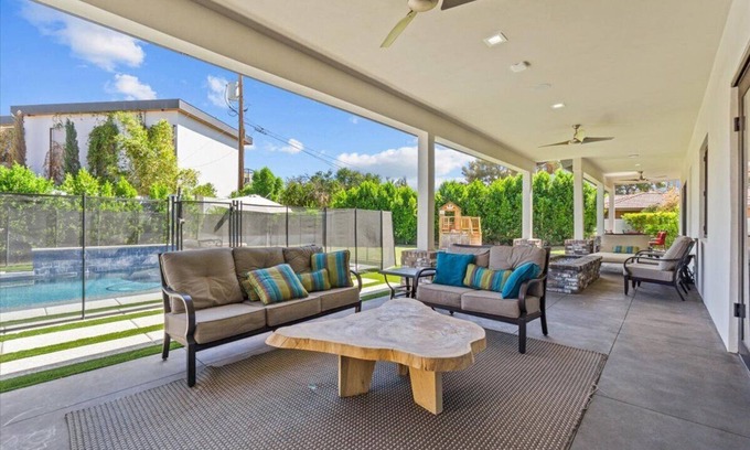 Arcadia House | Stunning Contemporary Arcadia Home with pool and views of Camelback Mountain