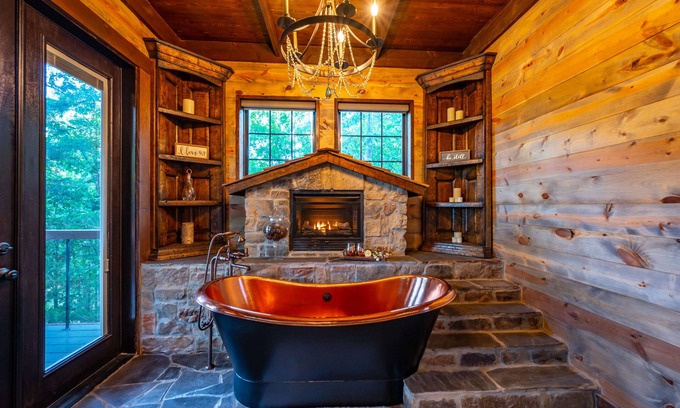 Broken Bow Cabin | Stunning copper tub room, outdoor Jacuzzi with view of Pine Lake