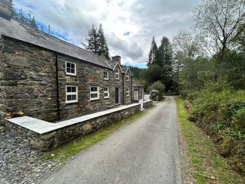 Ganllwyd House | Stunning Cottage near Dolgellau