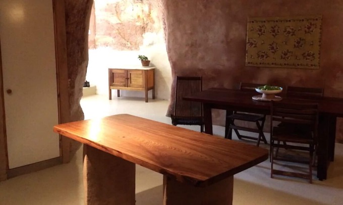 Coober Pedy House | Stunning Dugout/Cave