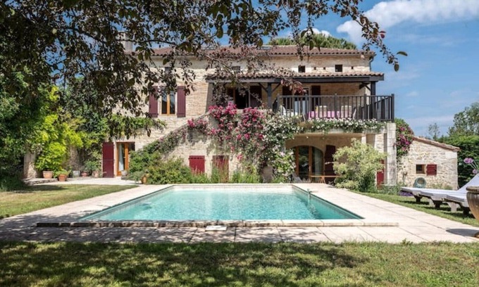 Mauroux House | Stunning family house in the Lot with private saltwater pool and garden.