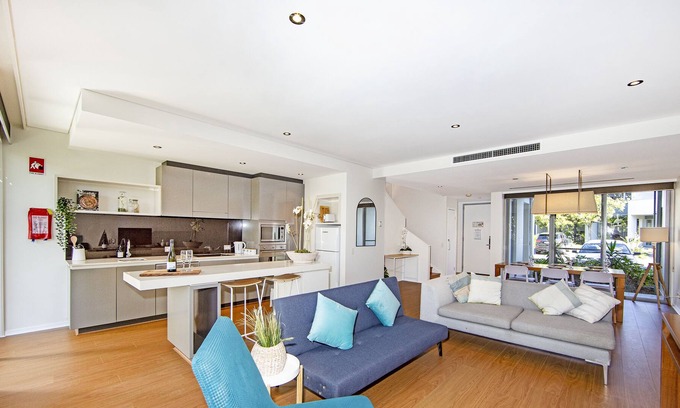 Magenta Shores House | Stunning garden view townhouse at Magenta