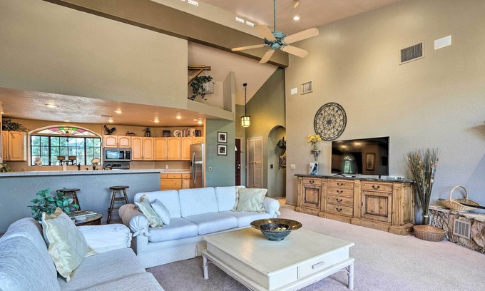 Pinyon Pines House | Stunning Getaway w/ Patio + Mountain Views!