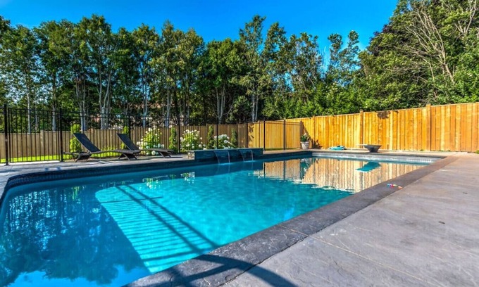 Port Weller West House | Stunning Heritage Large Character Family home