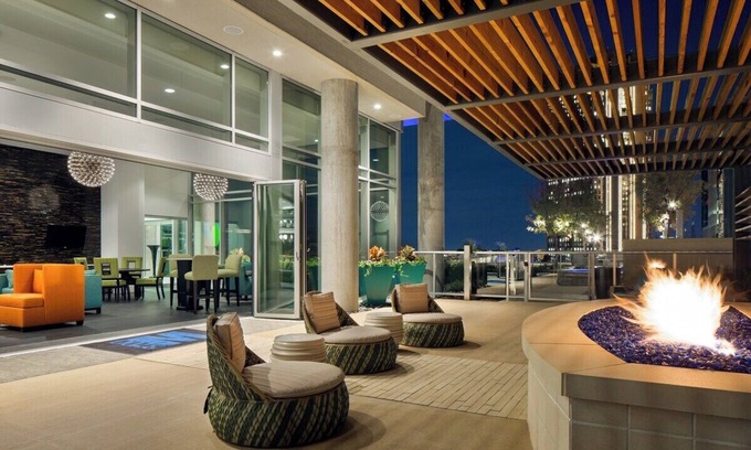 Cityplace Apartment | Stunning high-rise apartment on McKinney Avenue