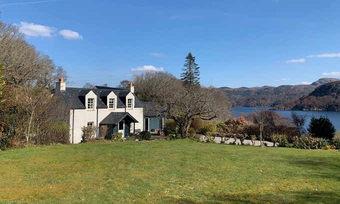 Gairloch Cottage | Stunning Highland hideaway with amazing sea and mountain views